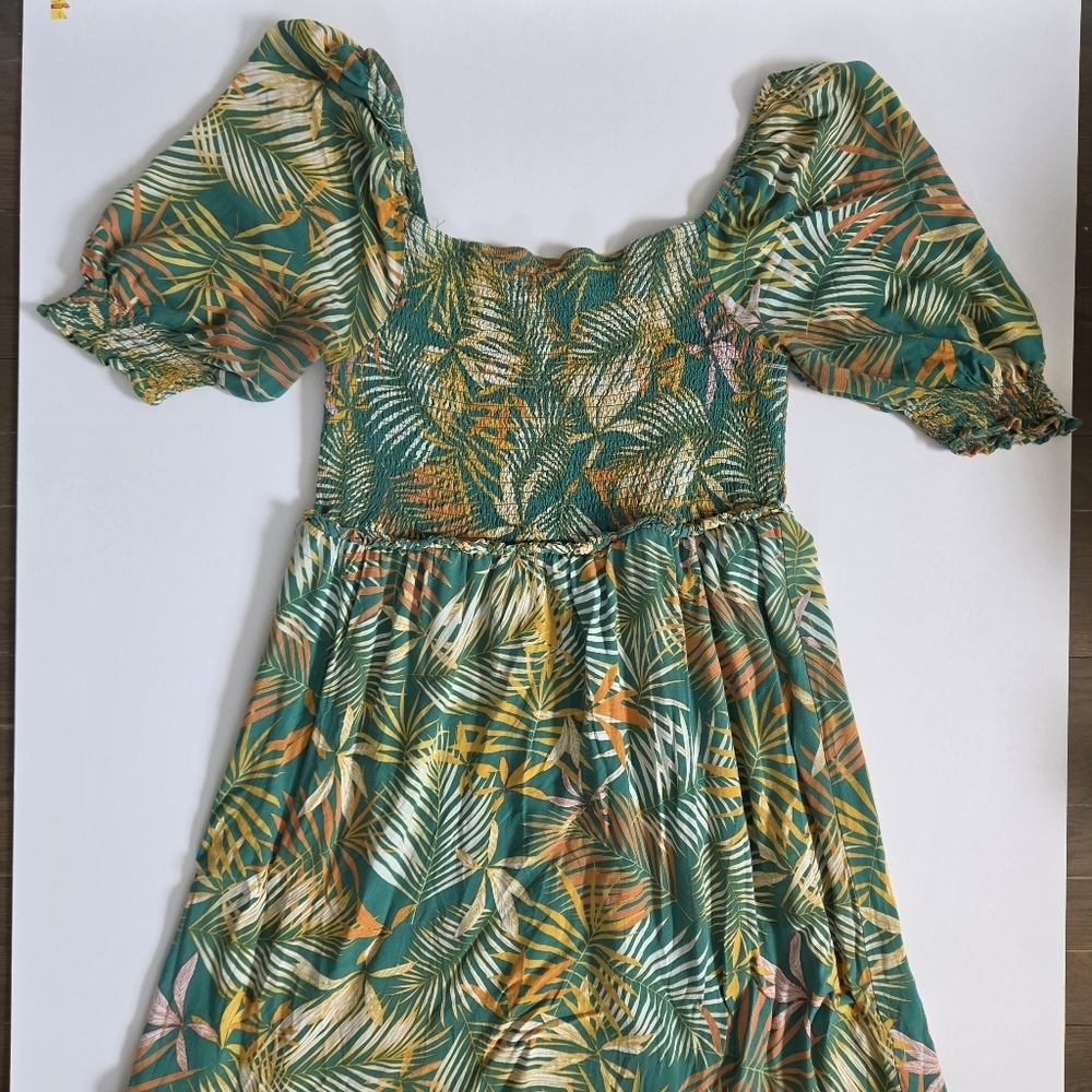 Betsey Johnson Tropical Leaf Print Smocked Ruffled Maxi Dress in a green palm XL - Picture 2 of 7